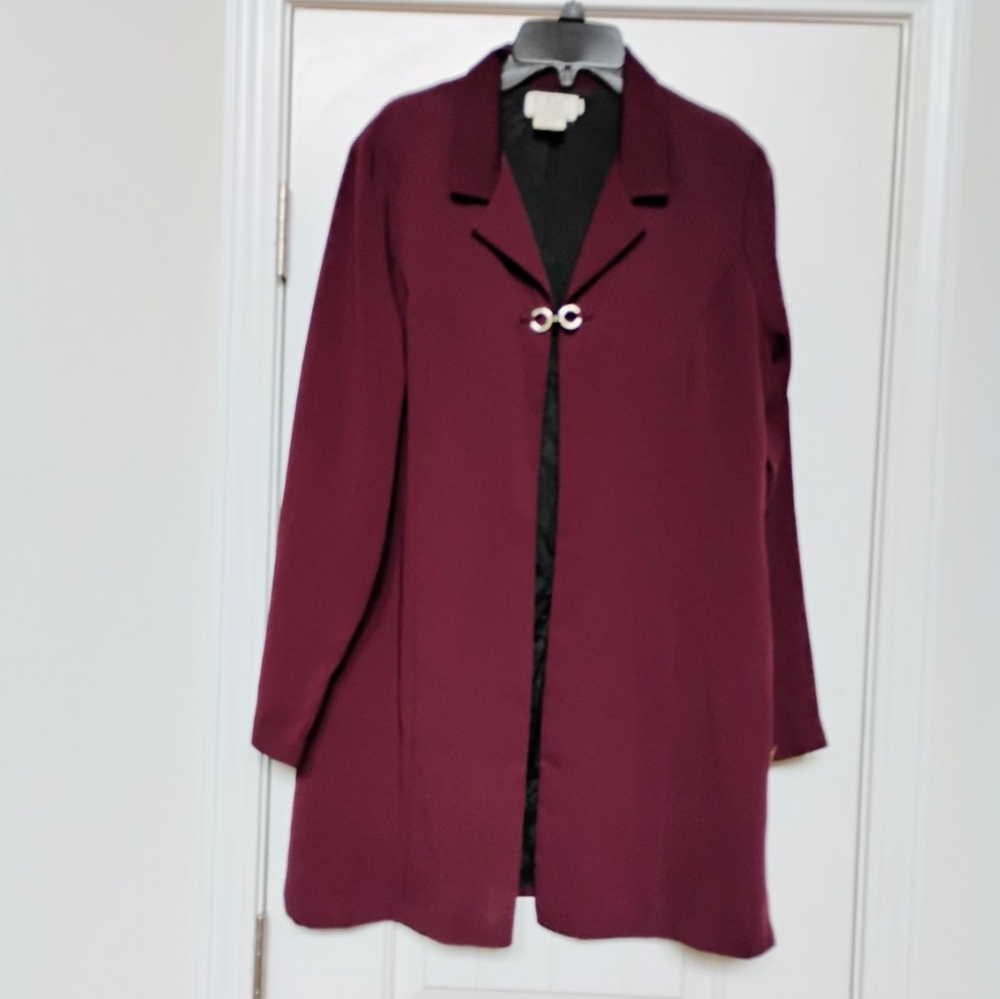 Vintage CDC Wine Red/Burgundy Open Front Coat with Silver Clasp